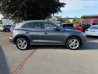 View our AUDI Q5