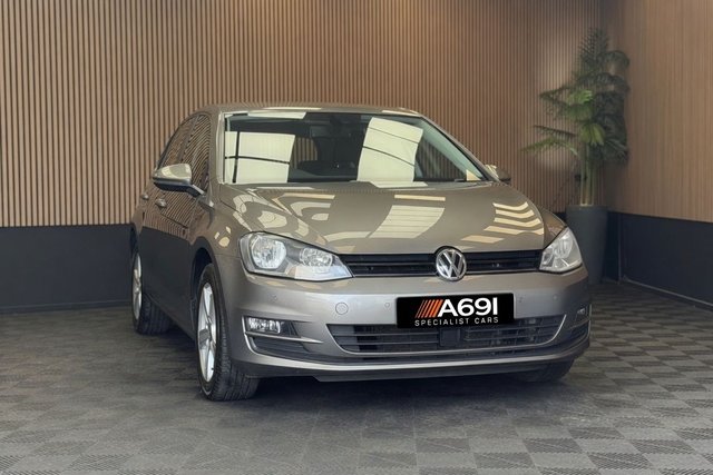 View our VOLKSWAGEN GOLF