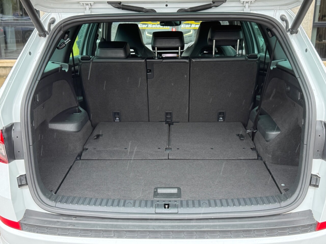 2020 SKODA KODIAQ 2.0 TDI SportLine SUV 5dr Diesel DSG 4WD Euro 6 (s/s) (7 Seat) (190 ps) - vehicle photo 17 for sale on PureCar