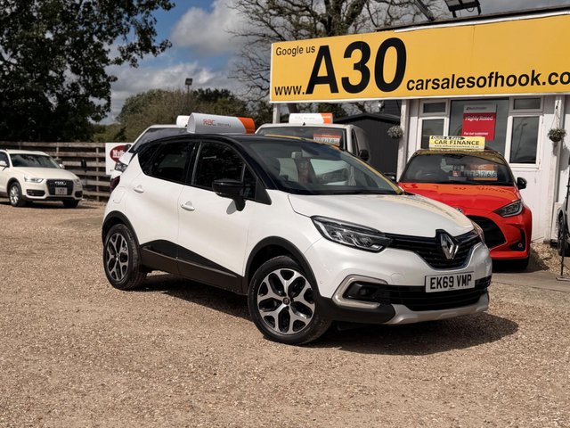 View our RENAULT CAPTUR