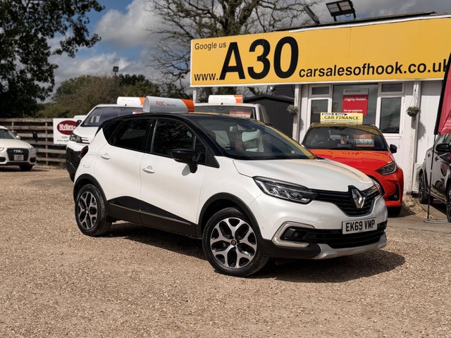 View our RENAULT CAPTUR