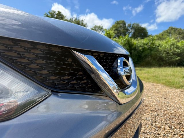 View our NISSAN QASHQAI