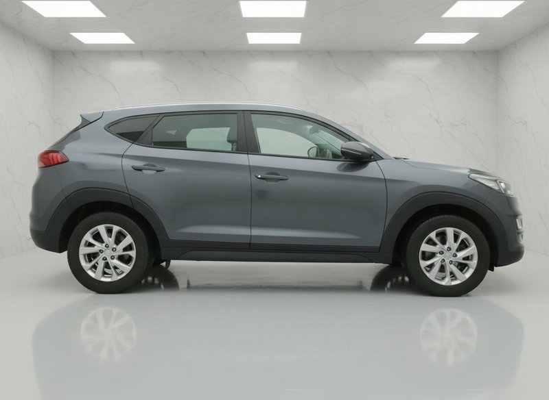 2019 Hyundai Tucson in grey — photo 6 of 11