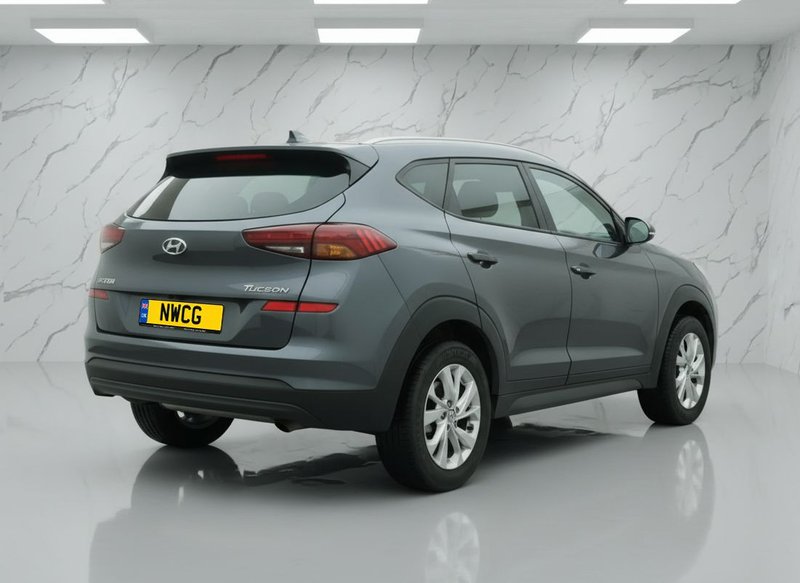 2019 Hyundai Tucson in grey — photo 4 of 11