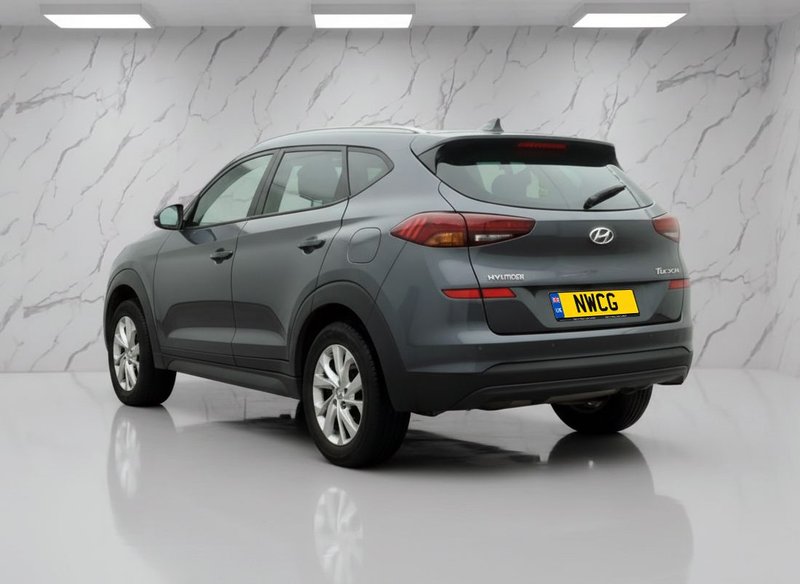 2019 Hyundai Tucson in grey — photo 3 of 11