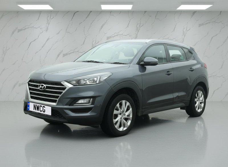 2019 Hyundai Tucson in grey — photo 2 of 11
