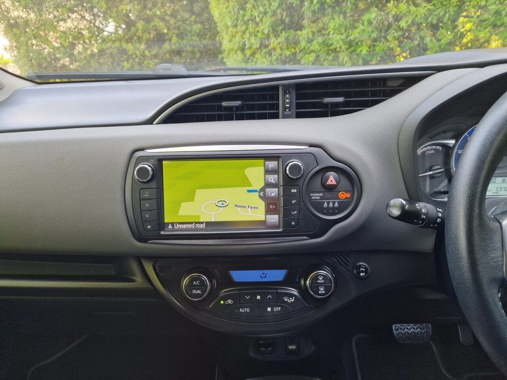 USED 2016 66 TOYOTA YARIS 1.5 VVT-h Icon Hatchback 5dr Petrol Hybrid E-CVT Euro 6 (101 ps) FINANCE AVAILABLE