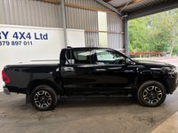 USED 2023 23 TOYOTA HI-LUX 2.8 D-4D Invincible Pickup Double Cab 4dr Diesel Manual 4WD Euro 6 (s/s) (204 ps) ONLY 24K MILES+CAMERA+AIR CON