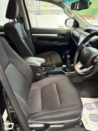 USED 2023 23 TOYOTA HI-LUX 2.8 D-4D Invincible Pickup Double Cab 4dr Diesel Manual 4WD Euro 6 (s/s) (204 ps) ONLY 24K MILES+CAMERA+AIR CON