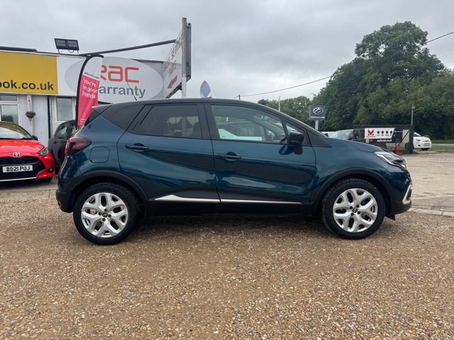 View our RENAULT CAPTUR