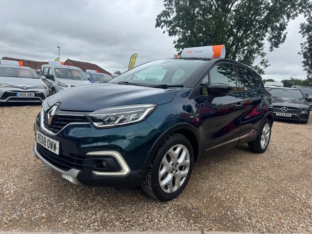 View our RENAULT CAPTUR