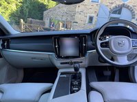 USED 2020 69 VOLVO V90 Cross Country 2.0 T5 Plus Estate 5dr Petrol Auto AWD Euro 6 (s/s) (250 ps) 