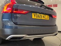 USED 2020 69 VOLVO V90 Cross Country 2.0 T5 Plus Estate 5dr Petrol Auto AWD Euro 6 (s/s) (250 ps) 