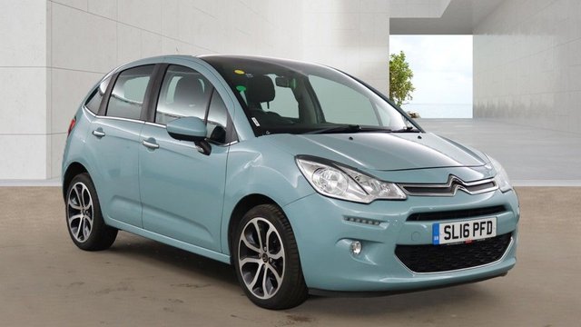 View our Citroen C3 1.2 PureTech Platinum Hatchback 5dr Petrol ETG6 Euro 6 (s/s) (82 ps)