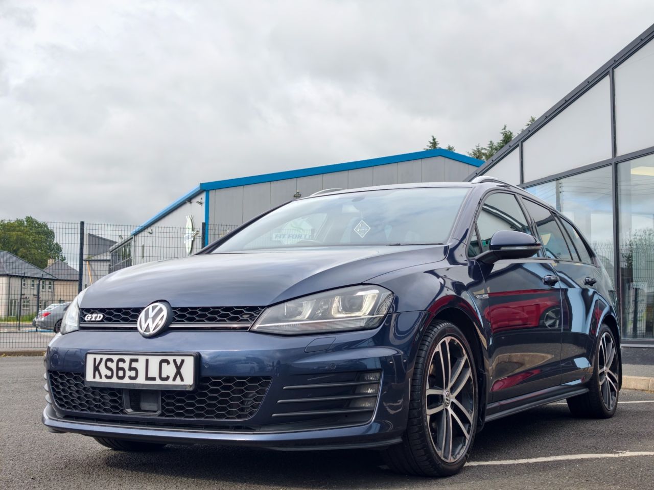 2016 VOLKSWAGEN GOLF 2.0 TDI BlueMotion Tech GTD (Nav) Estate 5dr Diesel DSG Euro 6 (s/s) (184 p - vehicle photo 16 for sale on PureCar