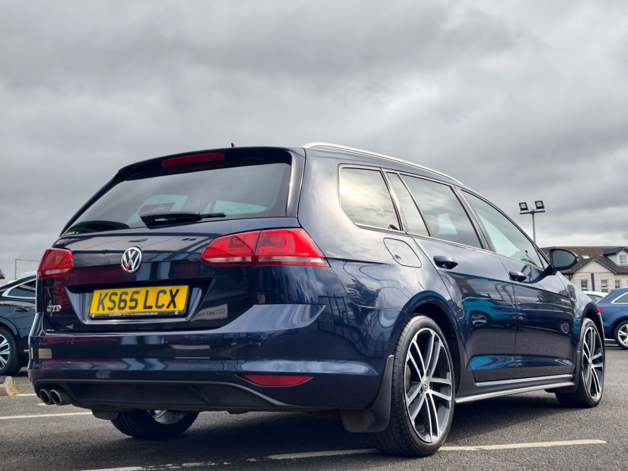 2016 VOLKSWAGEN GOLF 2.0 TDI BlueMotion Tech GTD (Nav) Estate 5dr Diesel DSG Euro 6 (s/s) (184 p - vehicle photo 18 for sale on PureCar
