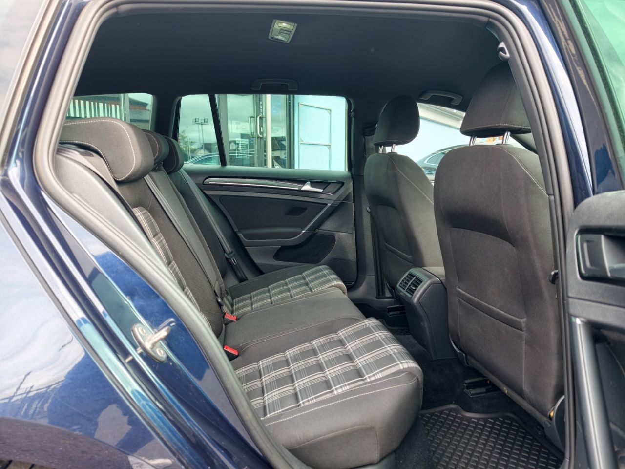 2016 VOLKSWAGEN GOLF 2.0 TDI BlueMotion Tech GTD (Nav) Estate 5dr Diesel DSG Euro 6 (s/s) (184 p - vehicle photo 21 for sale on PureCar