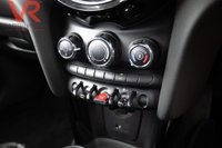 USED 2020 20 MINI HATCH 2.0 Cooper S Classic Hatchback 5dr Petrol Manual Euro 6 (s/s) (192 ps) Bluetooth + Cruise Control + Black Contrast Roof
