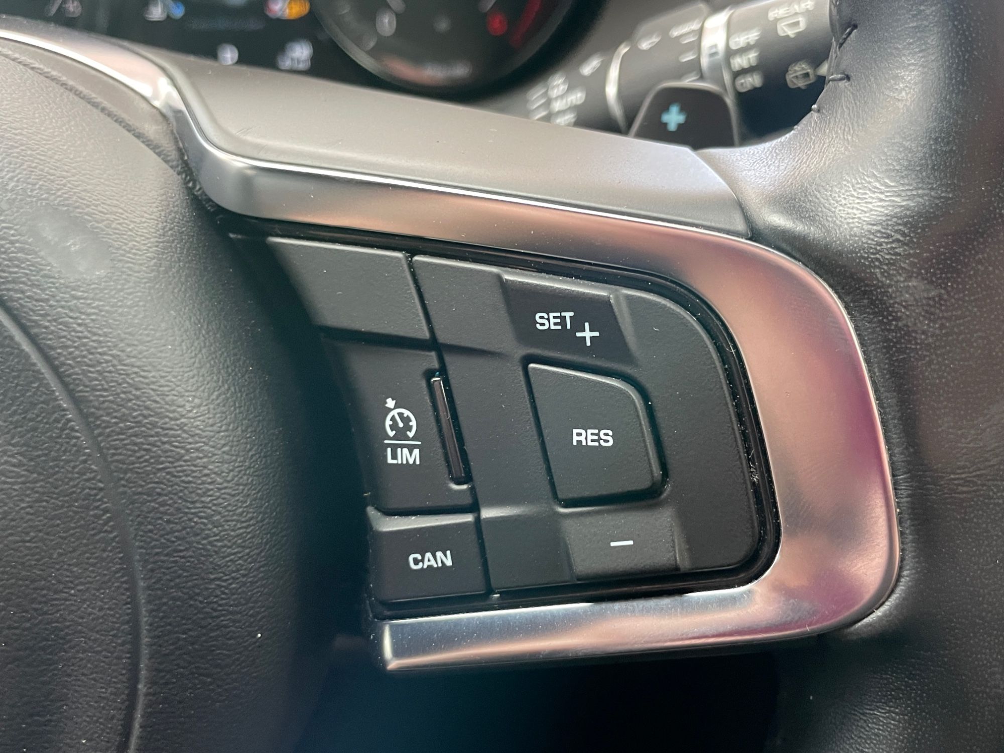 USED 2019 19 JAGUAR E-PACE 2.0 D180 R-Dynamic SE SUV 5dr Diesel Auto AWD Euro 6 (s/s) (180 ps) 