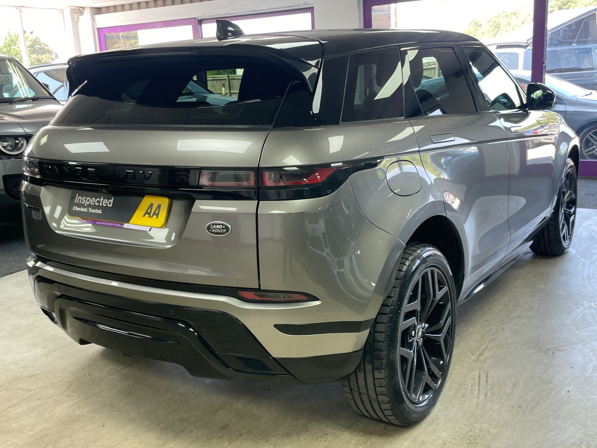 USED 2021 21 LAND ROVER RANGE ROVER EVOQUE 2.0 D200 MHEV R-Dynamic SE SUV 5dr Diesel Auto 4WD Euro 6 (s/s) (204 ps) 