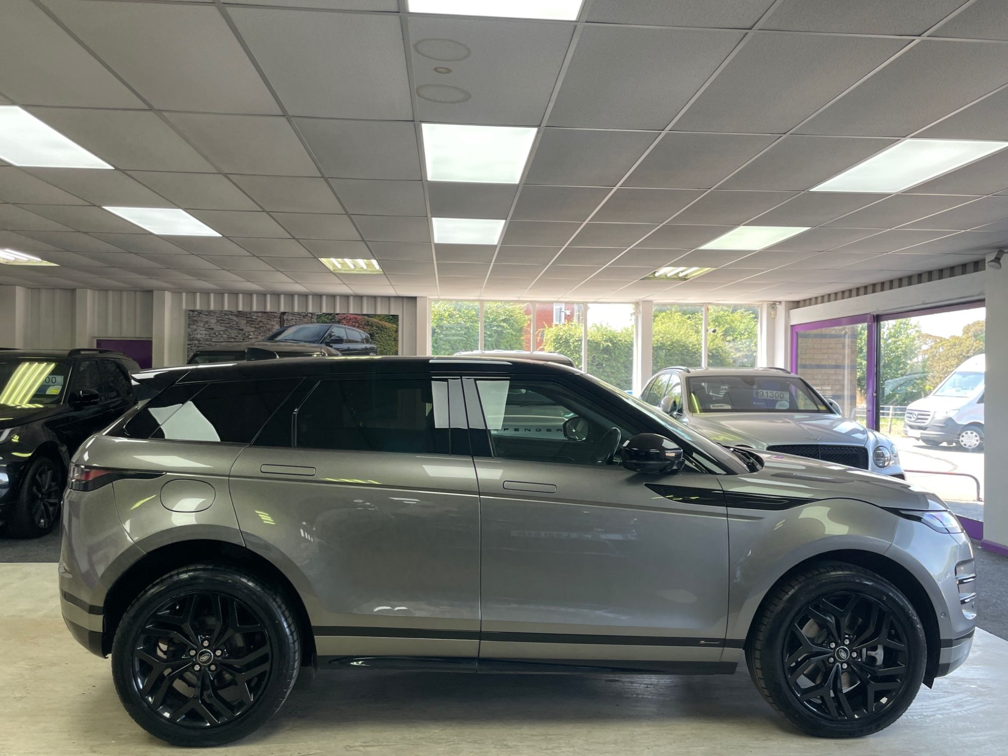 USED 2021 21 LAND ROVER RANGE ROVER EVOQUE 2.0 D200 MHEV R-Dynamic SE SUV 5dr Diesel Auto 4WD Euro 6 (s/s) (204 ps) 