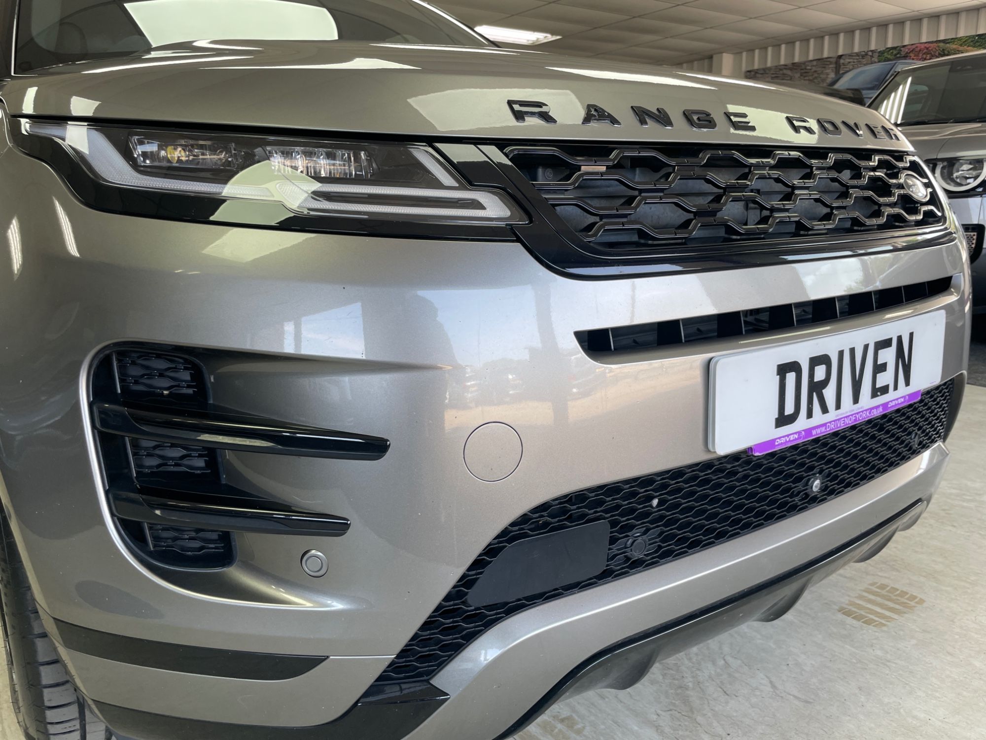 USED 2021 21 LAND ROVER RANGE ROVER EVOQUE 2.0 D200 MHEV R-Dynamic SE SUV 5dr Diesel Auto 4WD Euro 6 (s/s) (204 ps) 