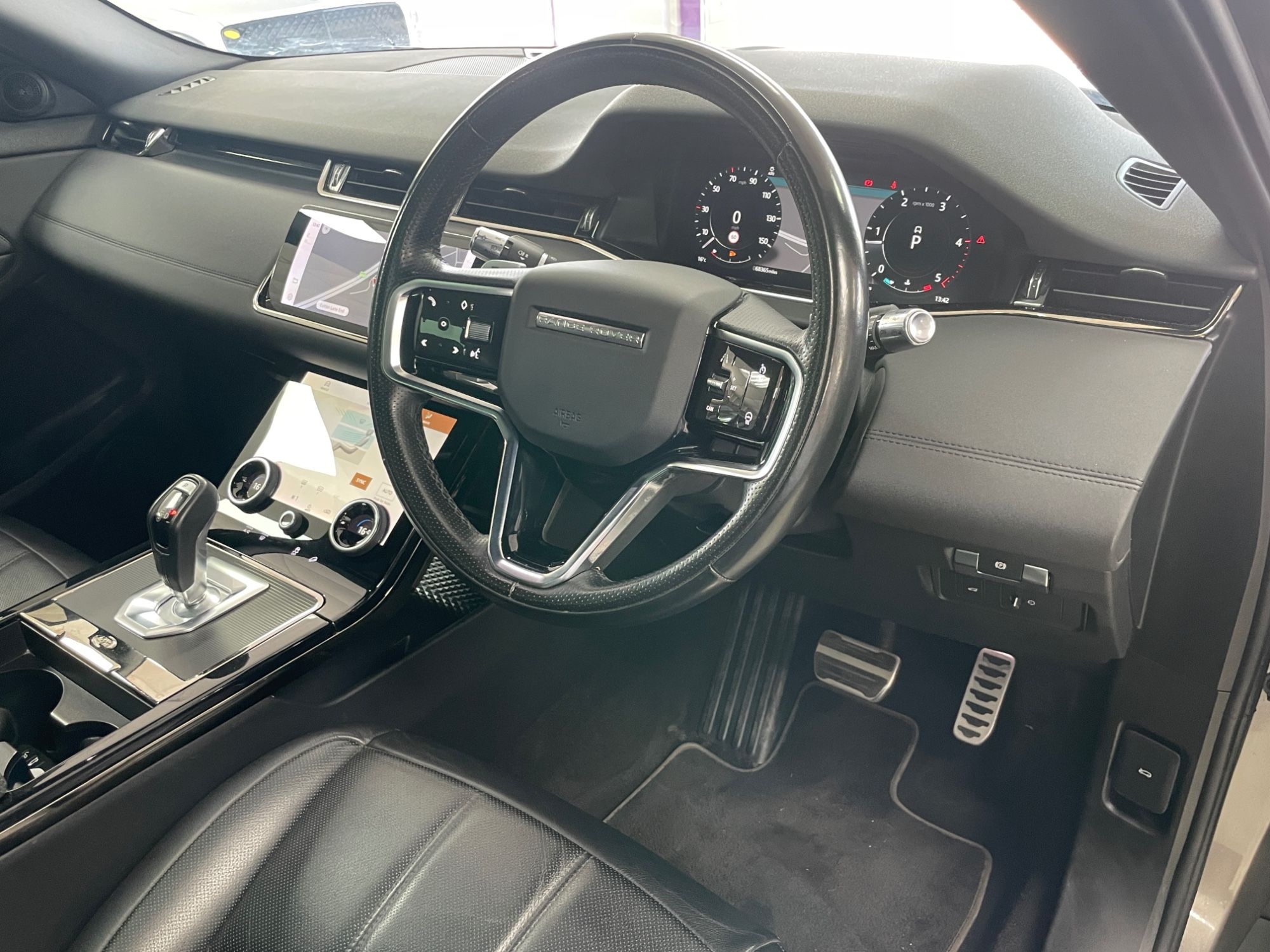 USED 2021 21 LAND ROVER RANGE ROVER EVOQUE 2.0 D200 MHEV R-Dynamic SE SUV 5dr Diesel Auto 4WD Euro 6 (s/s) (204 ps) 