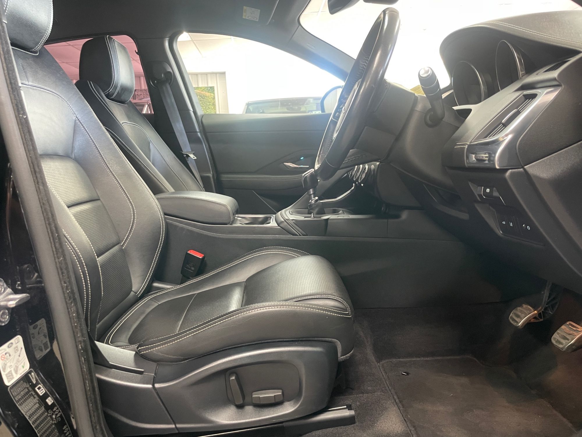 USED 2019 19 JAGUAR E-PACE 2.0 D150 R-Dynamic S SUV 5dr Diesel Manual Euro 6 (s/s) (150 ps) 
