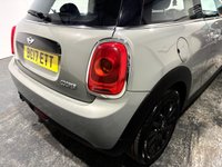 USED 2017 17 MINI HATCH 1.5 Cooper Hatchback 3dr Petrol Manual Euro 6 (s/s) (136 ps) Air Con-2 Keys-Great History