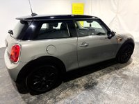 USED 2017 17 MINI HATCH 1.5 Cooper Hatchback 3dr Petrol Manual Euro 6 (s/s) (136 ps) Air Con-2 Keys-Great History