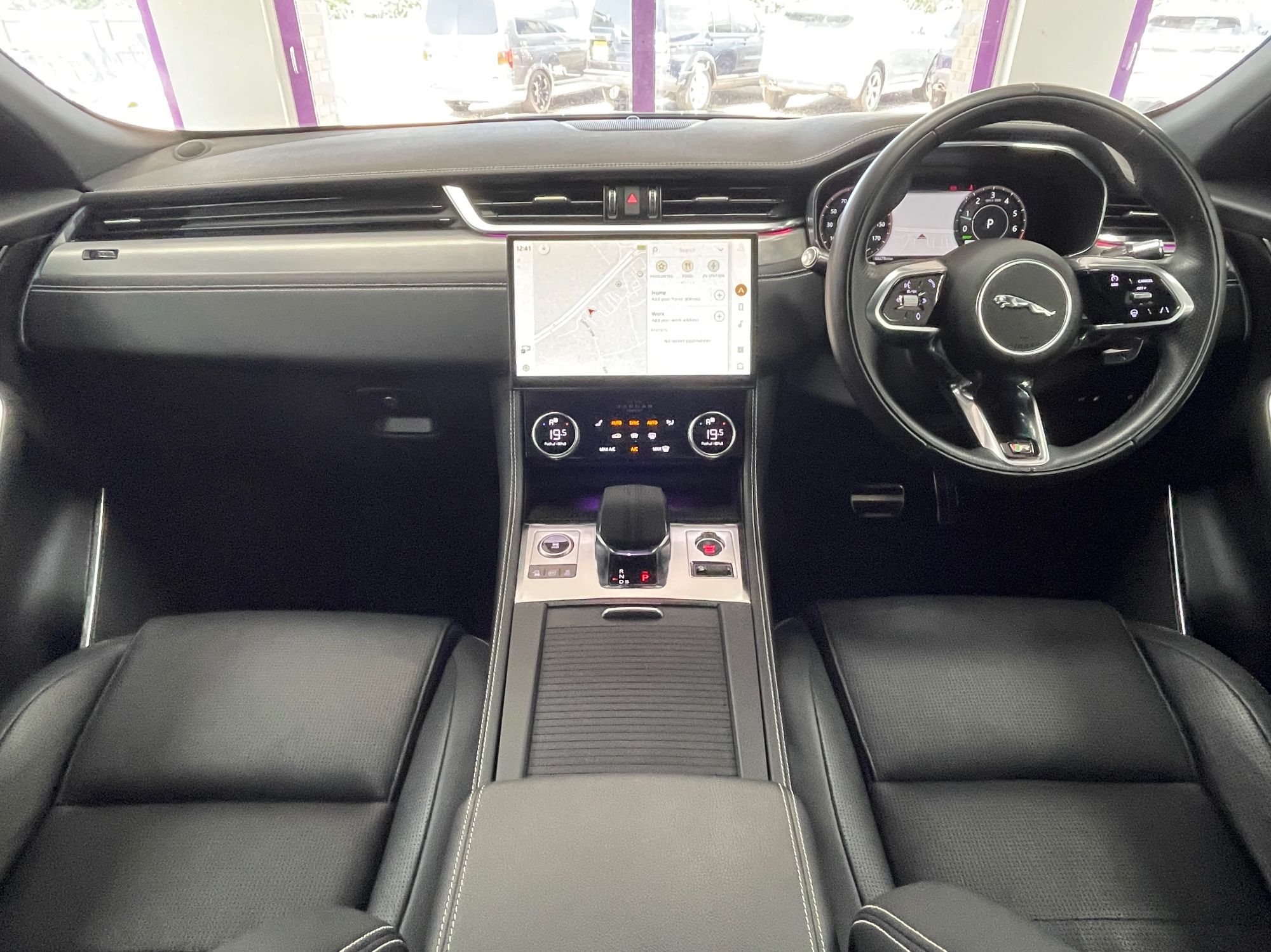 USED 2022 22 JAGUAR F-PACE 2.0 P400e 17.1kWh R-Dynamic SE SUV 5dr Petrol Plug-in Hybrid Auto AWD Euro 6 (s/s) (404 ps) 