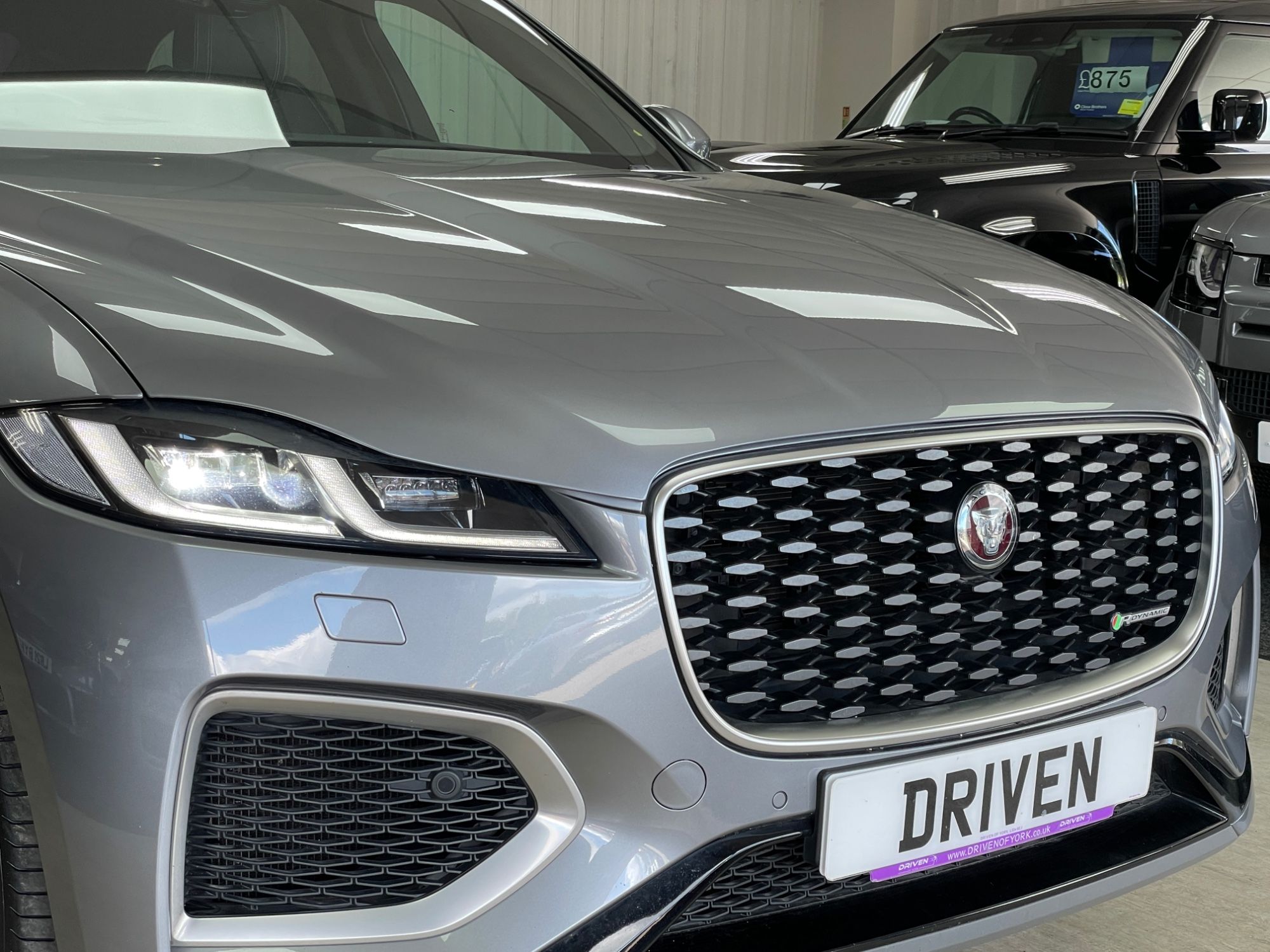 USED 2022 22 JAGUAR F-PACE 2.0 P400e 17.1kWh R-Dynamic SE SUV 5dr Petrol Plug-in Hybrid Auto AWD Euro 6 (s/s) (404 ps) 
