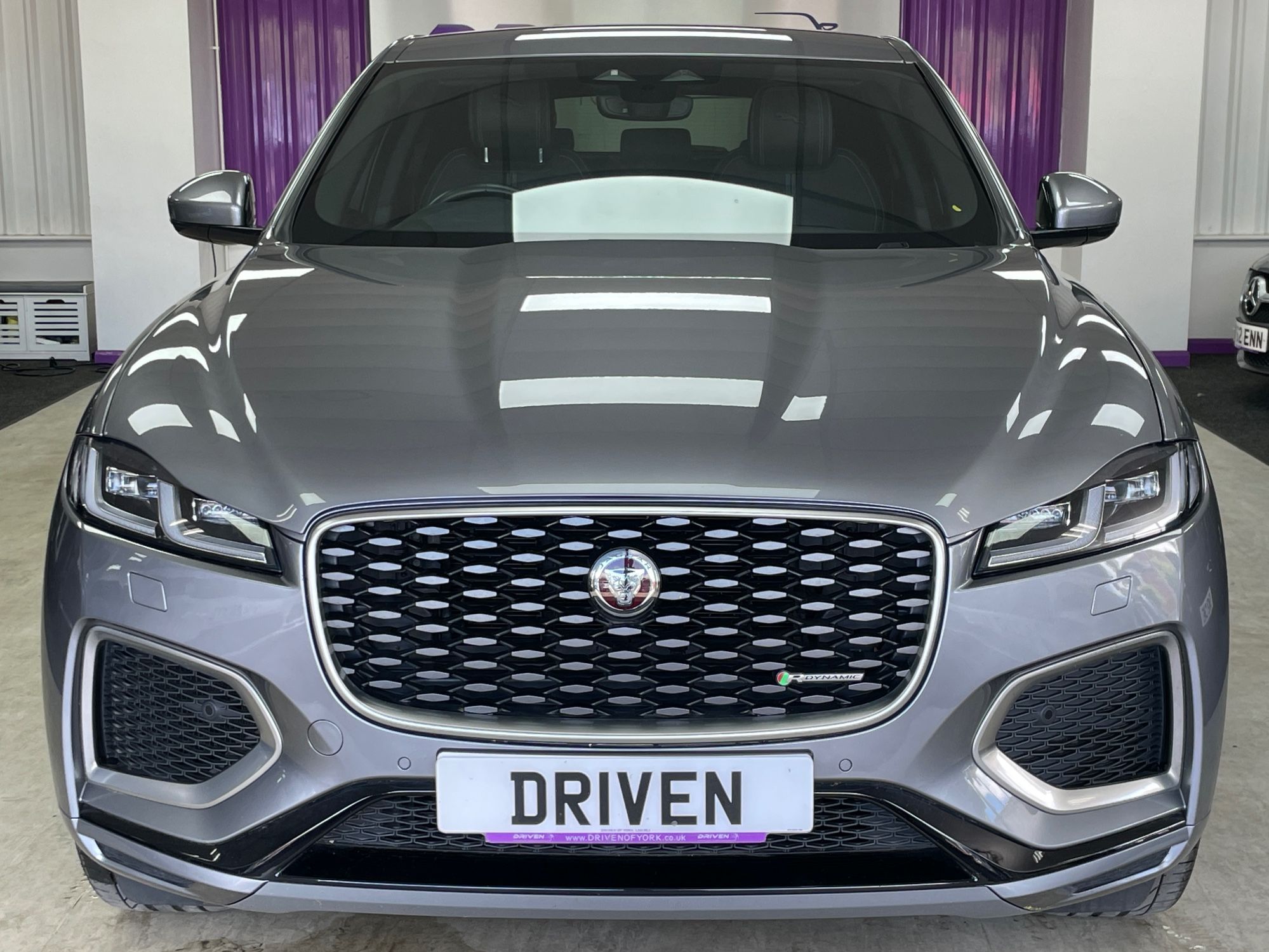 USED 2022 22 JAGUAR F-PACE 2.0 P400e 17.1kWh R-Dynamic SE SUV 5dr Petrol Plug-in Hybrid Auto AWD Euro 6 (s/s) (404 ps) 