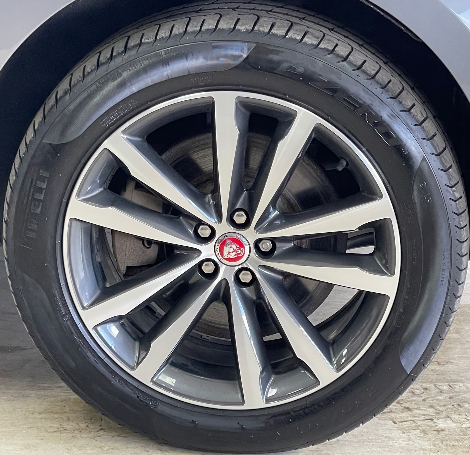 USED 2022 22 JAGUAR F-PACE 2.0 P400e 17.1kWh R-Dynamic SE SUV 5dr Petrol Plug-in Hybrid Auto AWD Euro 6 (s/s) (404 ps) 