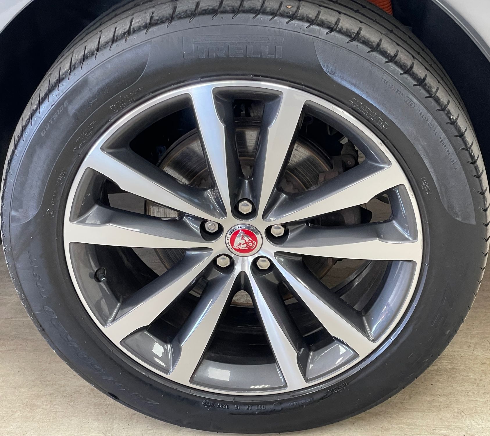 USED 2022 22 JAGUAR F-PACE 2.0 P400e 17.1kWh R-Dynamic SE SUV 5dr Petrol Plug-in Hybrid Auto AWD Euro 6 (s/s) (404 ps) 