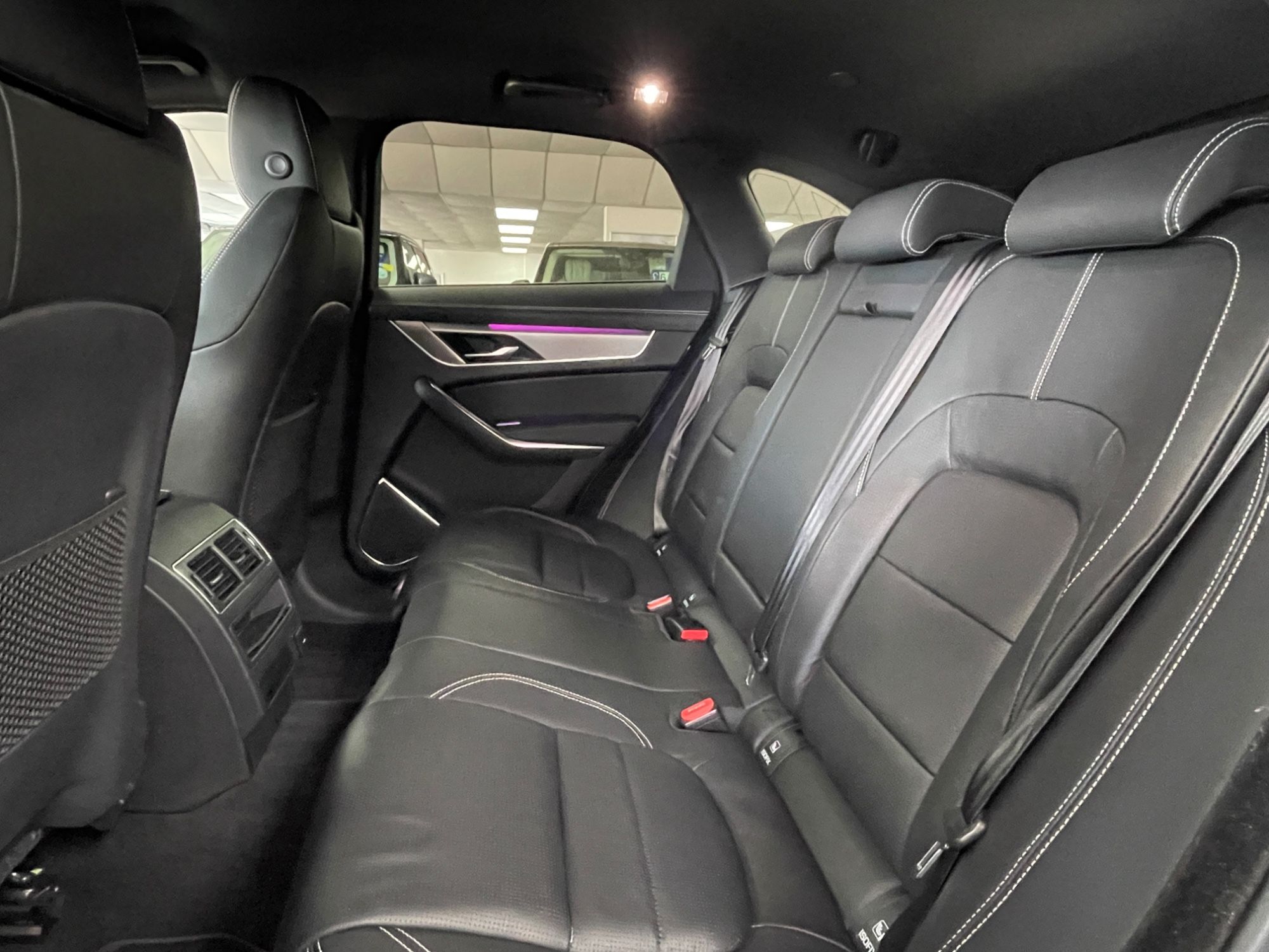USED 2022 22 JAGUAR F-PACE 2.0 P400e 17.1kWh R-Dynamic SE SUV 5dr Petrol Plug-in Hybrid Auto AWD Euro 6 (s/s) (404 ps) 
