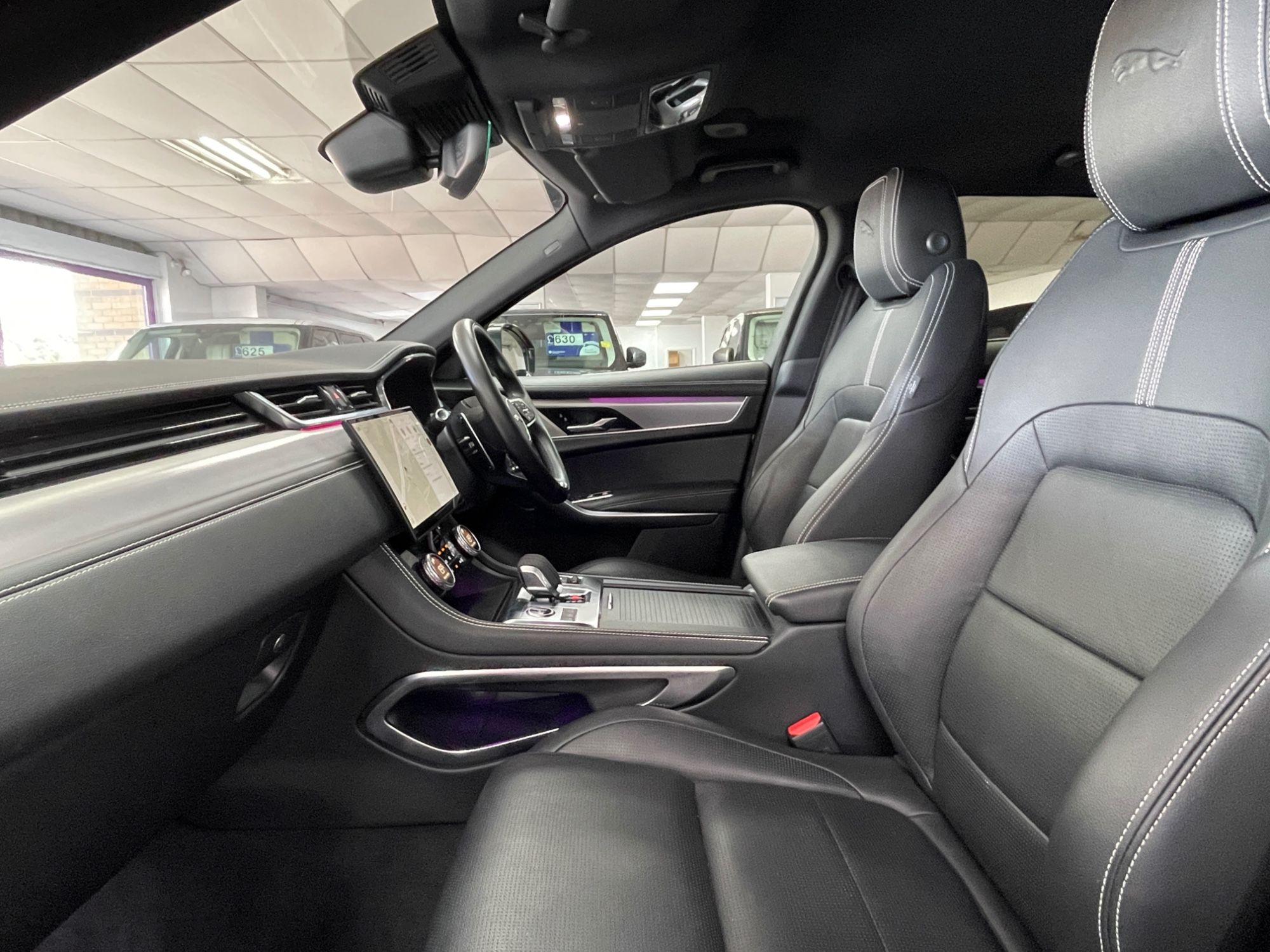 USED 2022 22 JAGUAR F-PACE 2.0 P400e 17.1kWh R-Dynamic SE SUV 5dr Petrol Plug-in Hybrid Auto AWD Euro 6 (s/s) (404 ps) 