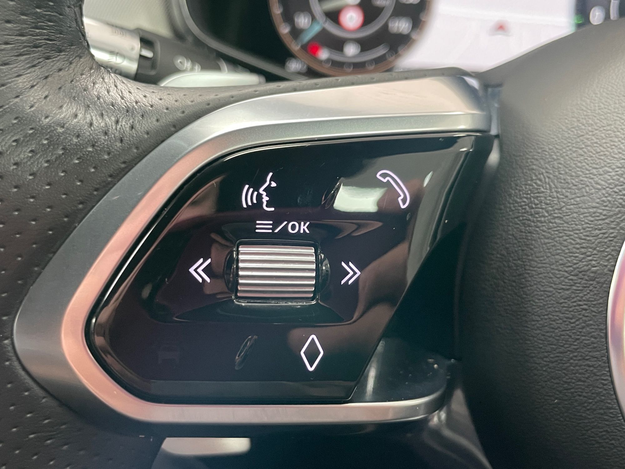 USED 2022 22 JAGUAR F-PACE 2.0 P400e 17.1kWh R-Dynamic SE SUV 5dr Petrol Plug-in Hybrid Auto AWD Euro 6 (s/s) (404 ps) 