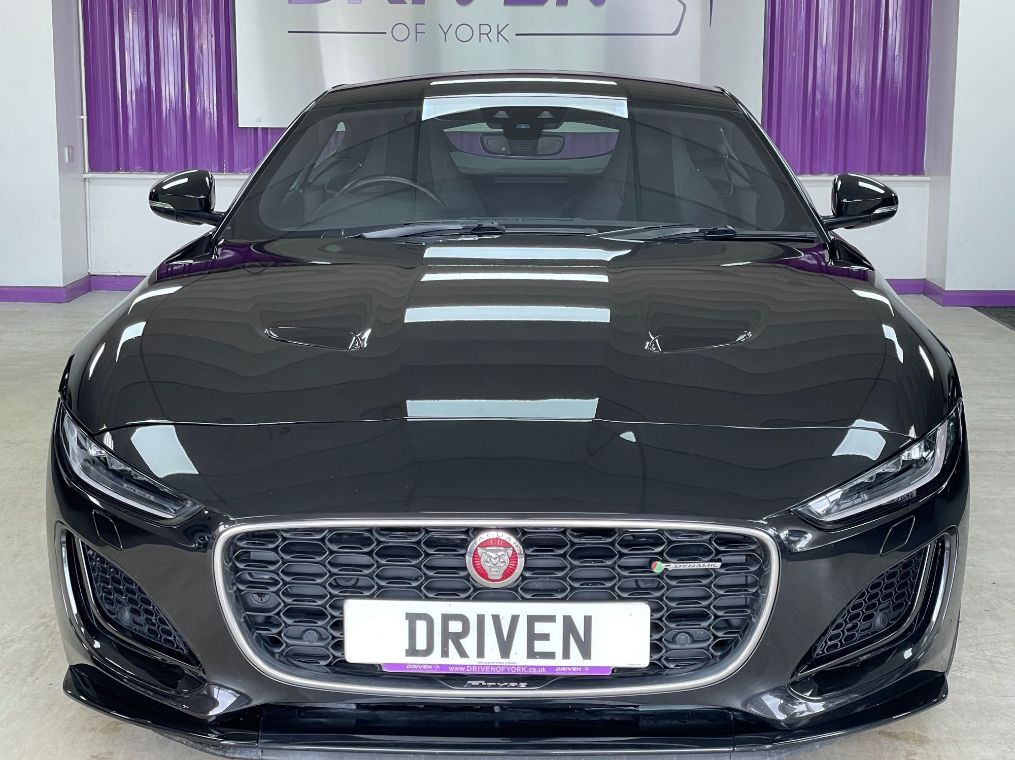 USED 2022 71 JAGUAR F-TYPE 2.0i R-Dynamic Coupe 2dr Petrol Auto Euro 6 (s/s) (300 ps) 