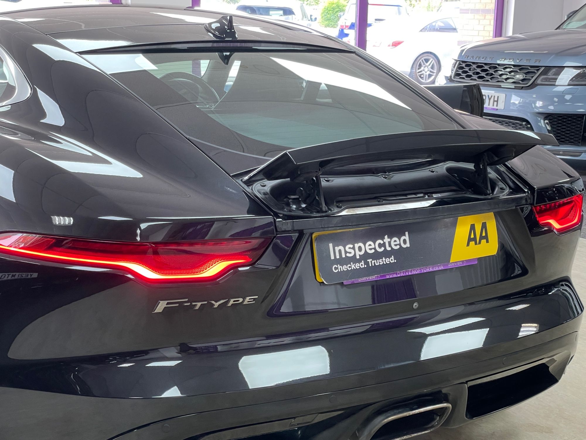 USED 2022 71 JAGUAR F-TYPE 2.0i R-Dynamic Coupe 2dr Petrol Auto Euro 6 (s/s) (300 ps) 