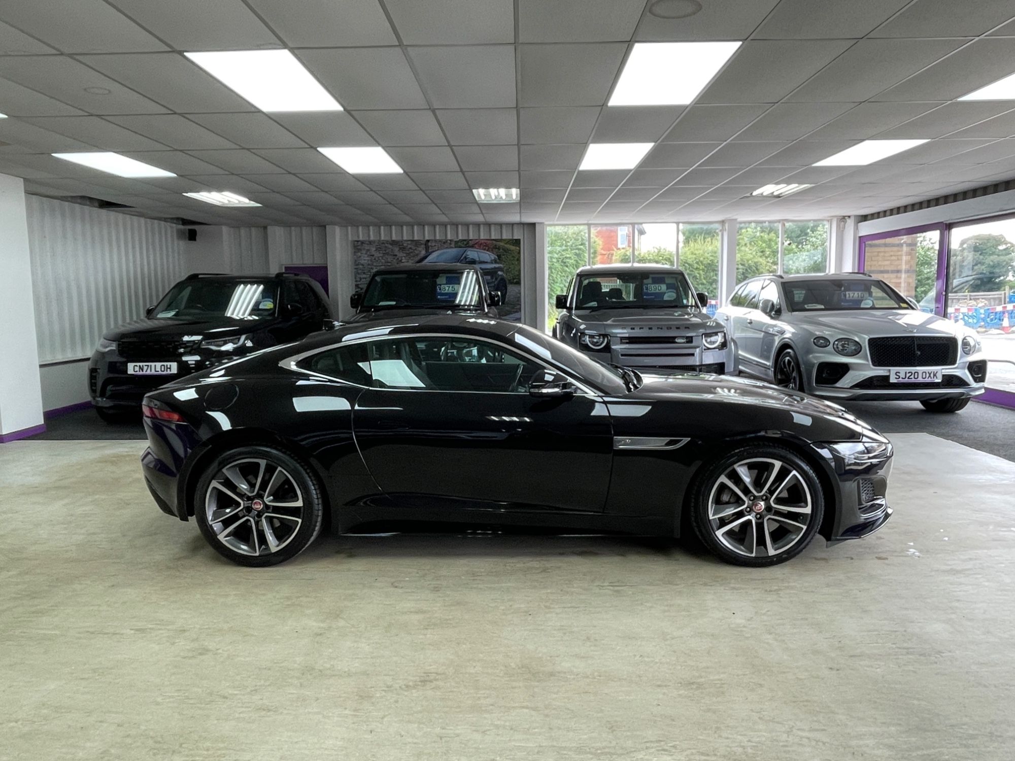 USED 2022 71 JAGUAR F-TYPE 2.0i R-Dynamic Coupe 2dr Petrol Auto Euro 6 (s/s) (300 ps) 