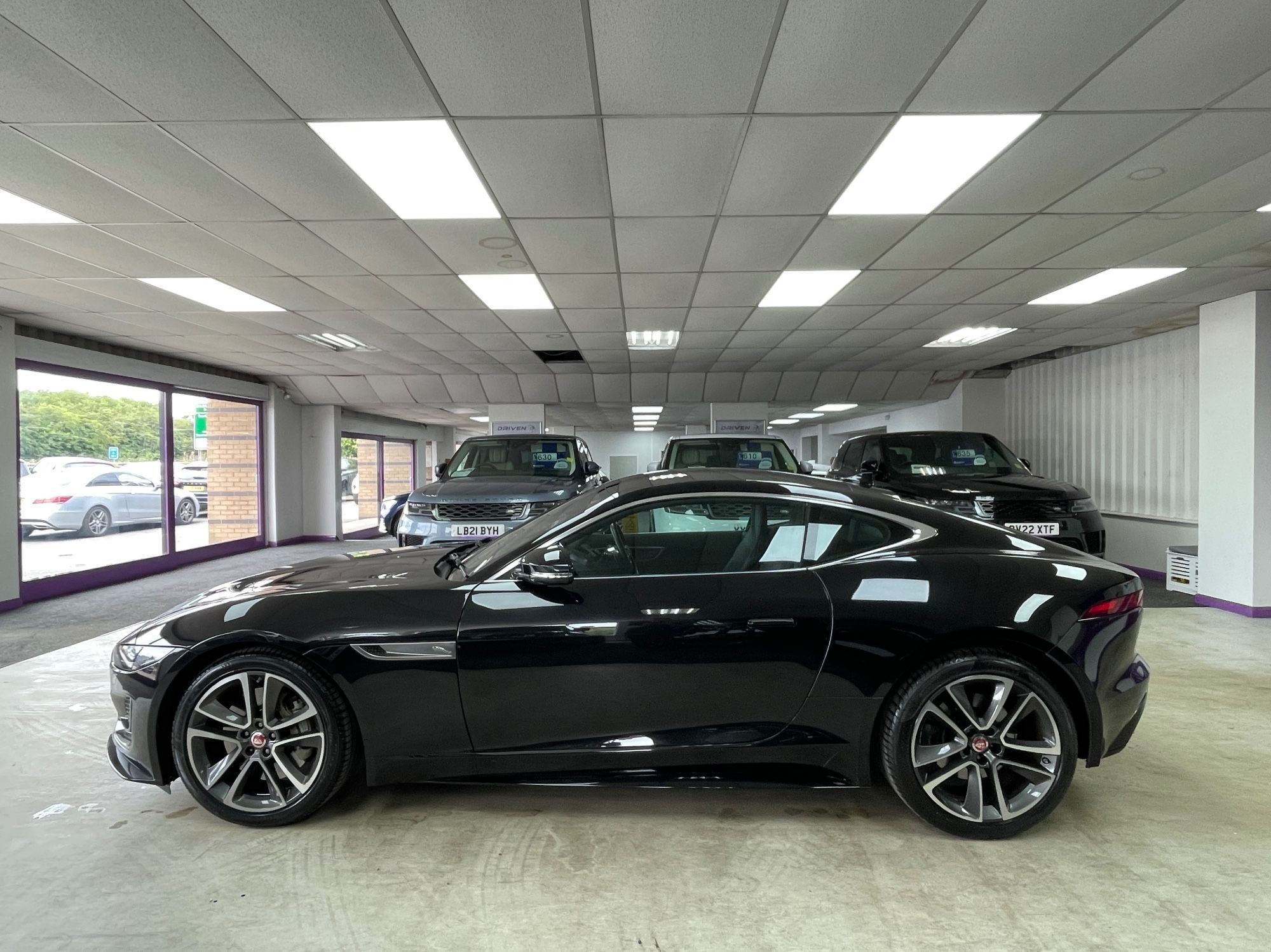 USED 2022 71 JAGUAR F-TYPE 2.0i R-Dynamic Coupe 2dr Petrol Auto Euro 6 (s/s) (300 ps) 