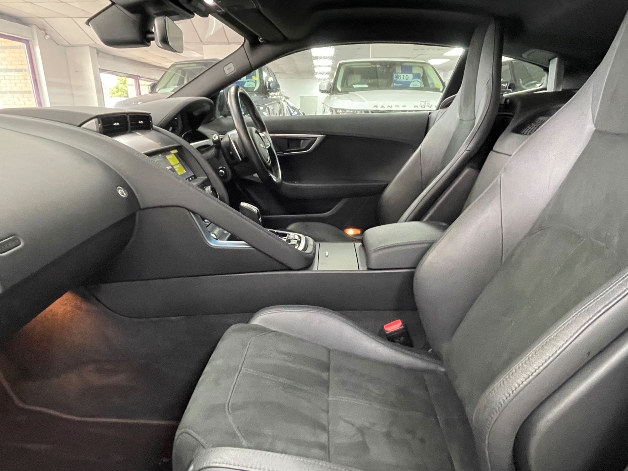 USED 2022 71 JAGUAR F-TYPE 2.0i R-Dynamic Coupe 2dr Petrol Auto Euro 6 (s/s) (300 ps) 