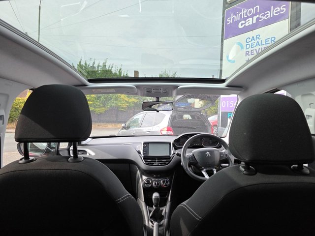 View our PEUGEOT 208