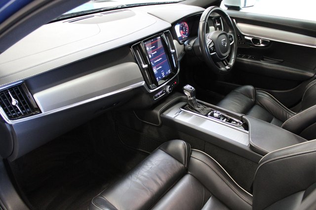 View our VOLVO S90