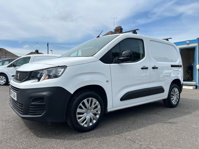View our PEUGEOT PARTNER