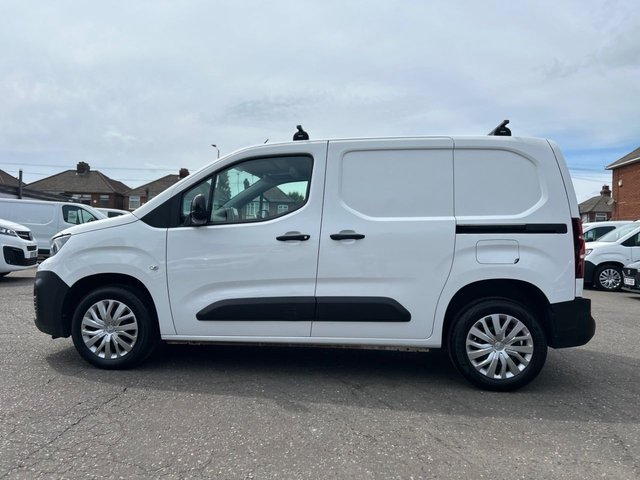 View our PEUGEOT PARTNER