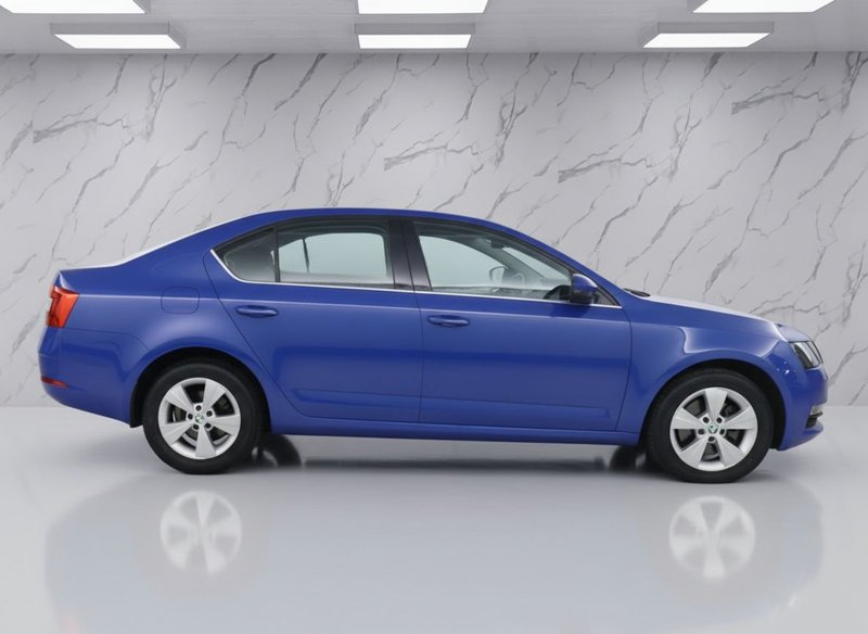 2019 Škoda Octavia in blue — photo 6 of 11