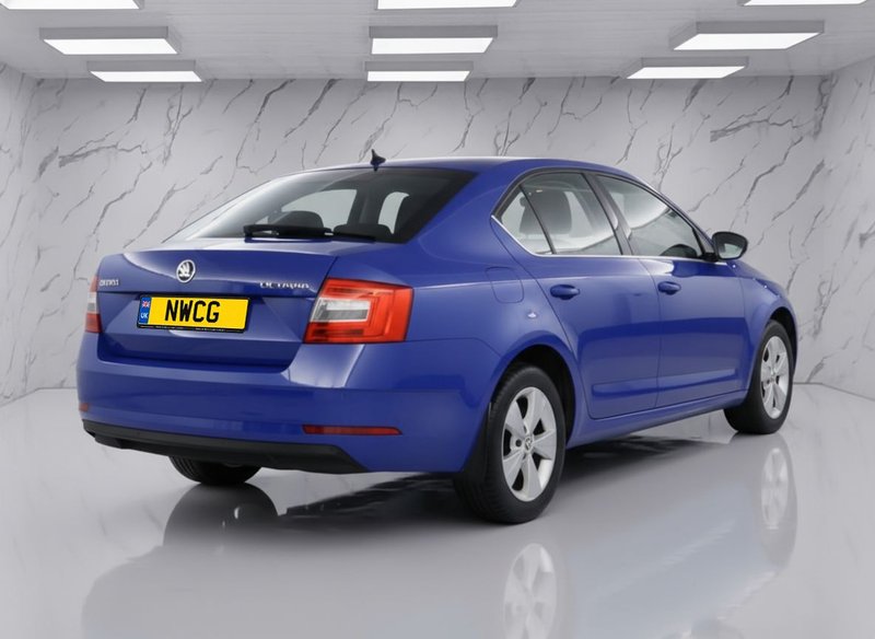 2019 Škoda Octavia in blue — photo 4 of 11