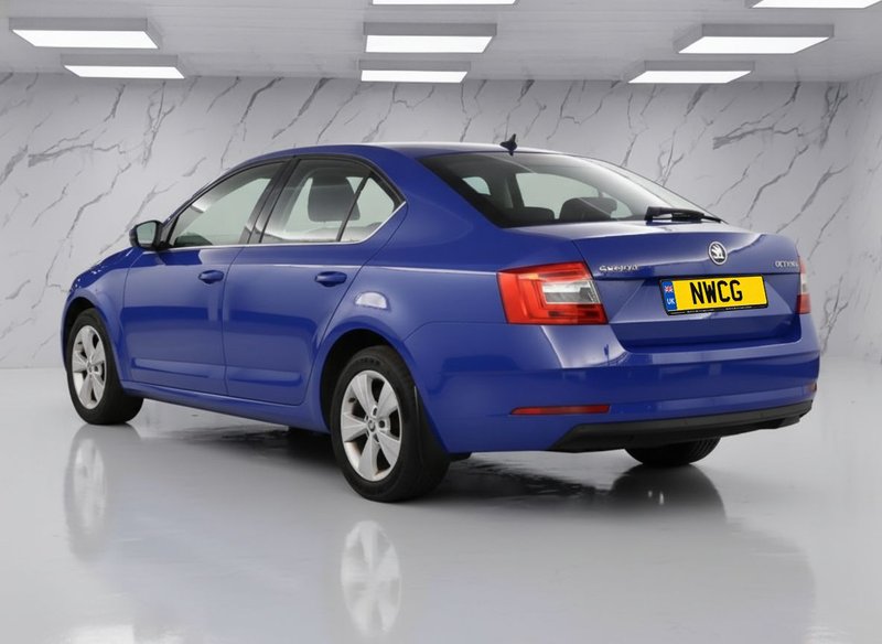 2019 Škoda Octavia in blue — photo 3 of 11